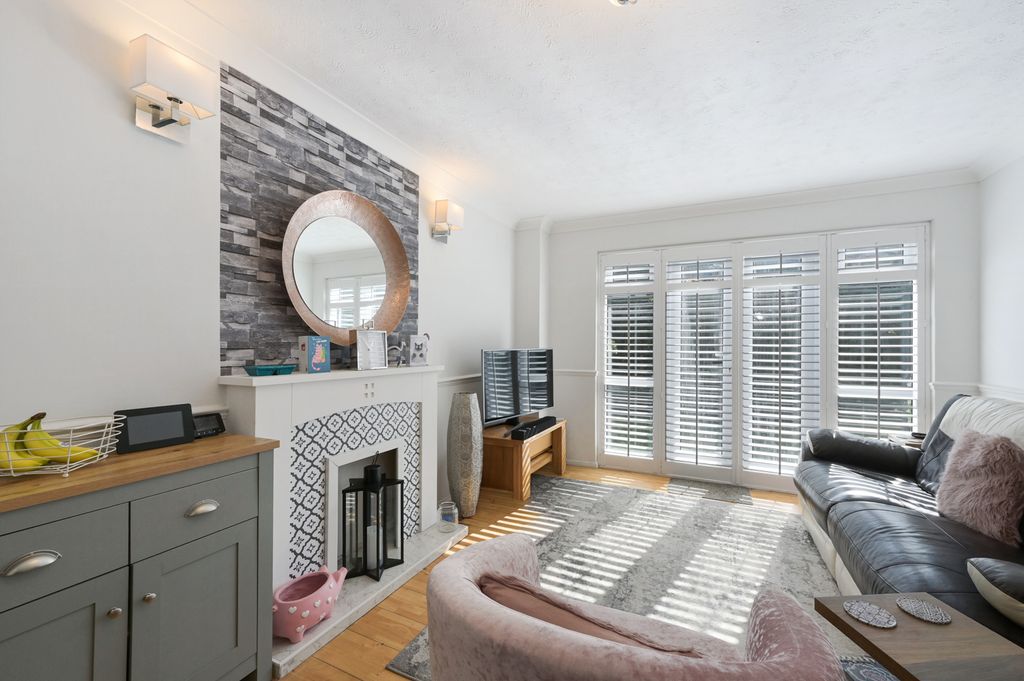 Property photo 3 of 9 Picture No. 15