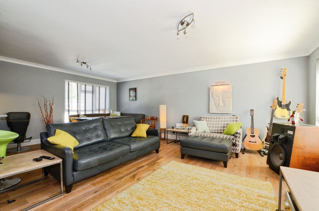 Property photo 2 of 25 Open Plan Living