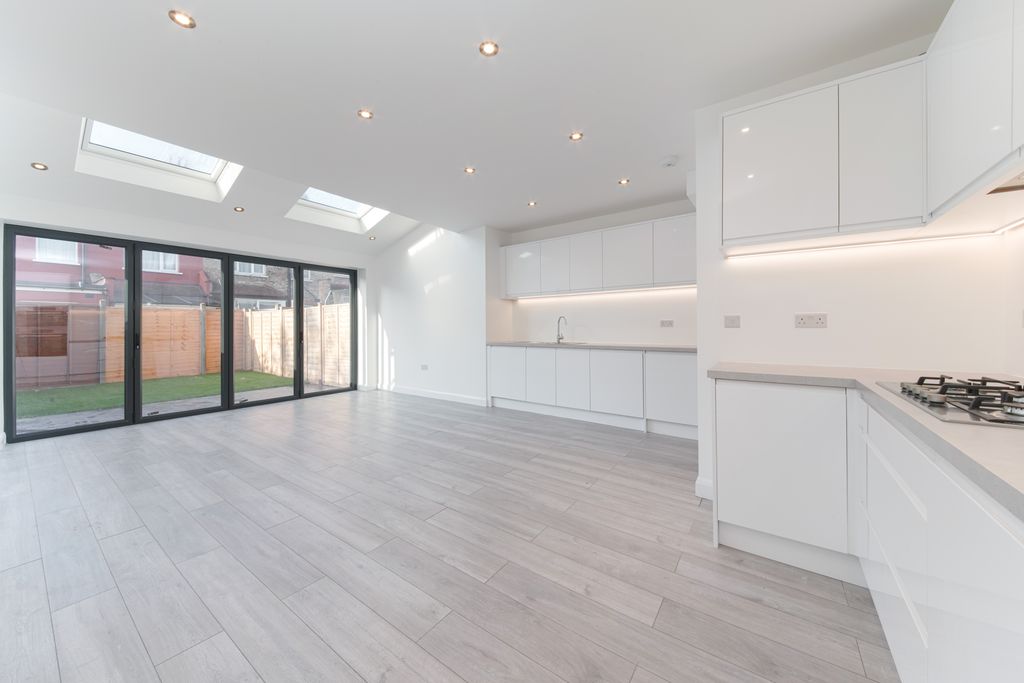 Property photo 1 of 11 Berwick Road