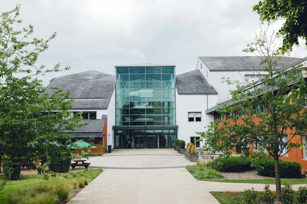 Property photo 1 of 17 Oregamarlow_External.Jpg