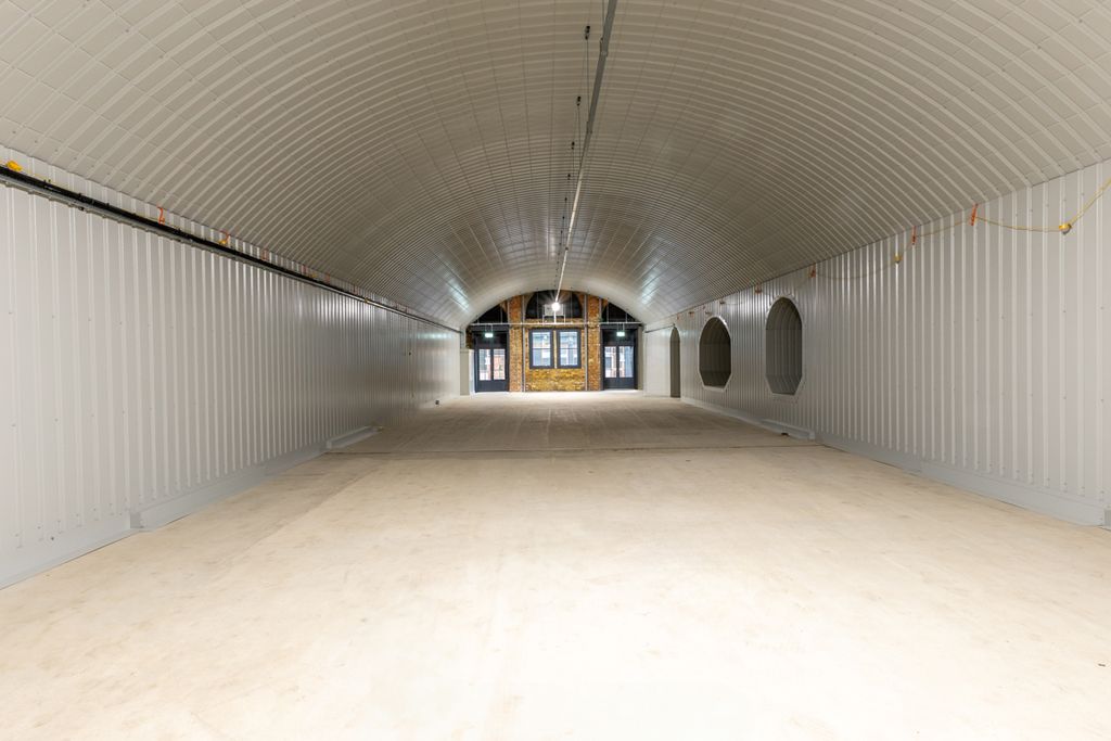 Property photo 3 of 3 High Ceilings And Open Plan Space