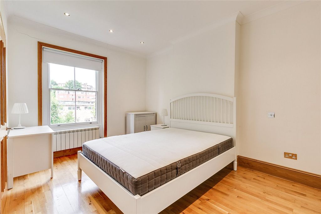 Property photo 3 of 21