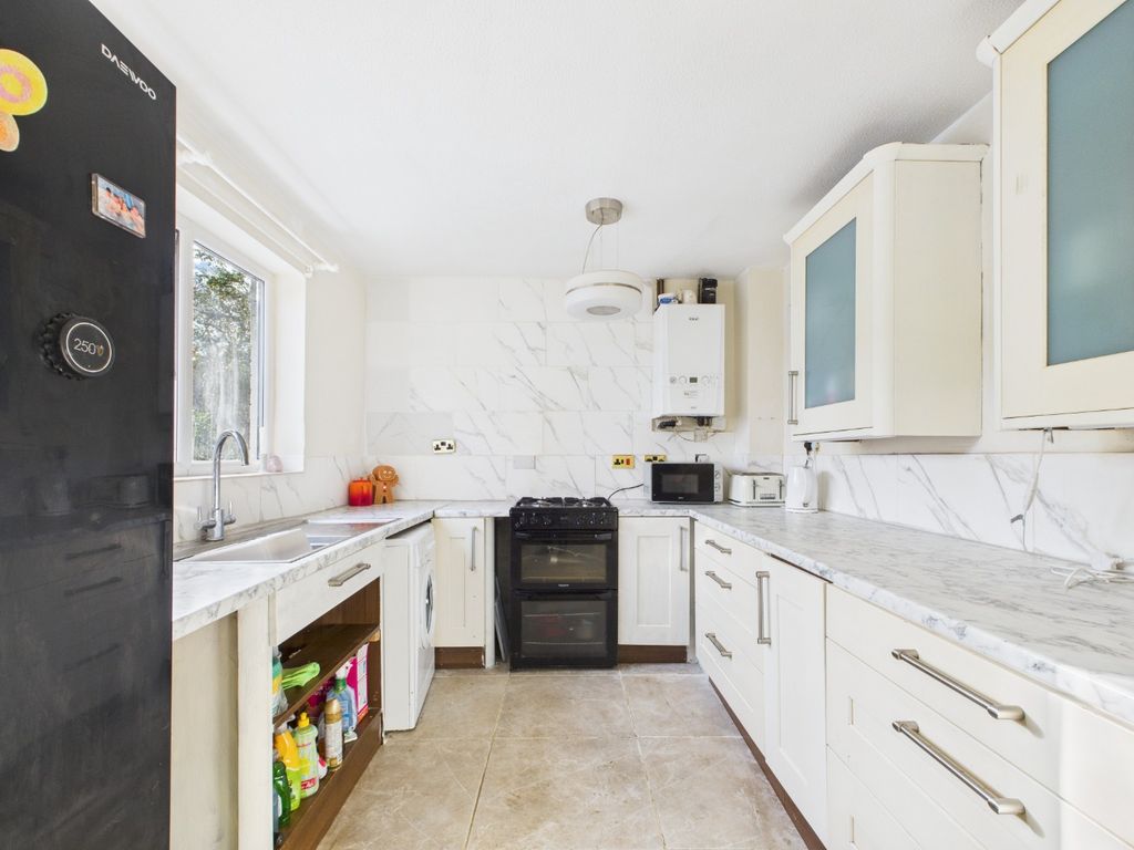 Property photo 3 of 15 4576424