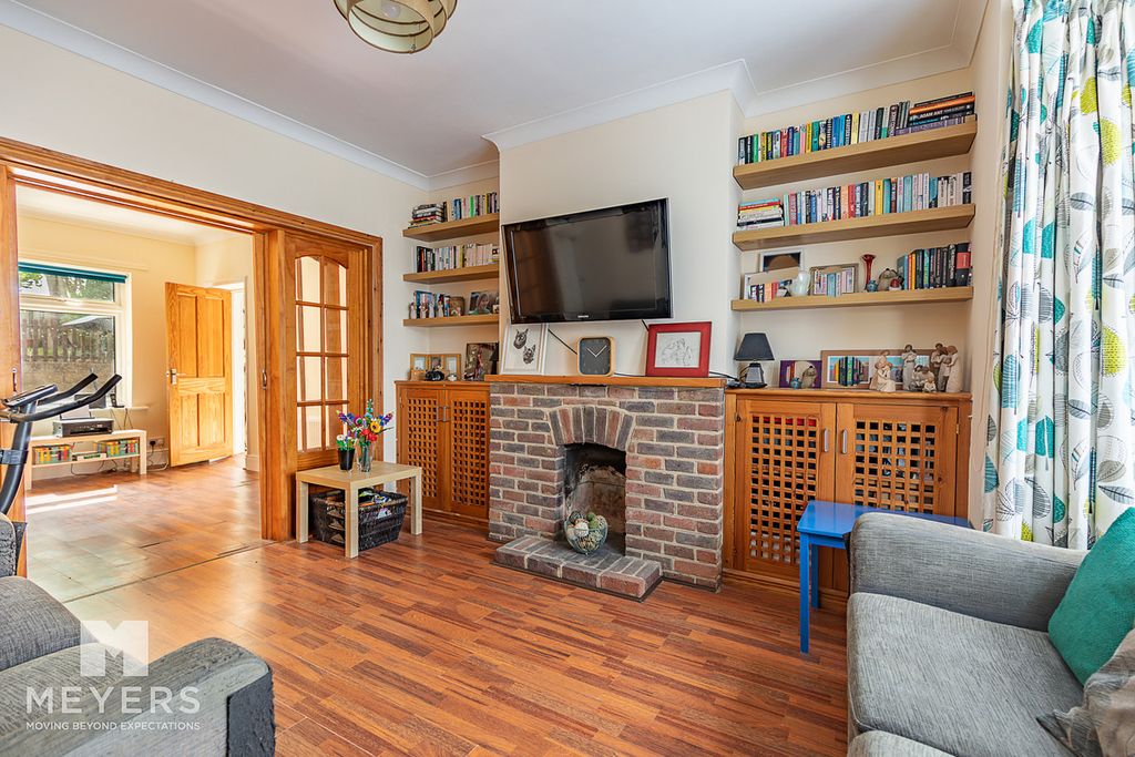 Property photo 3 of 17