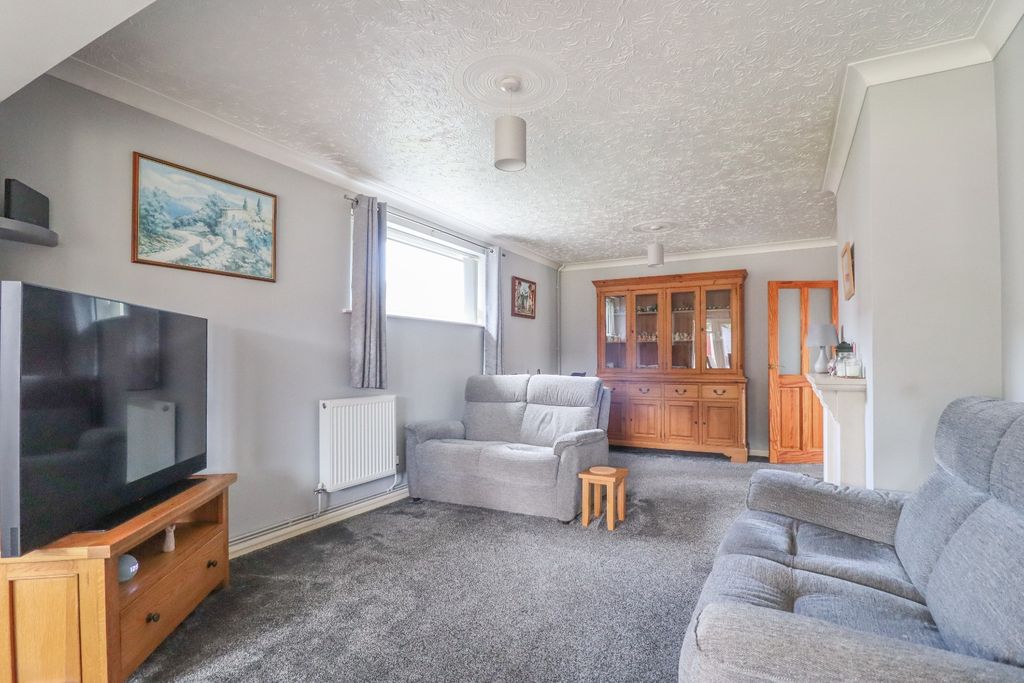 Property photo 3 of 19 4316486