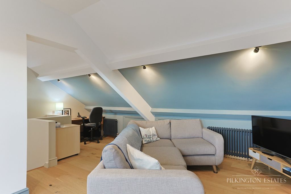 Property photo 3 of 11 4688975