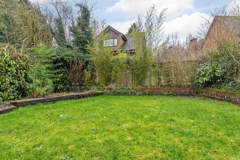 Property photo 3 of 11