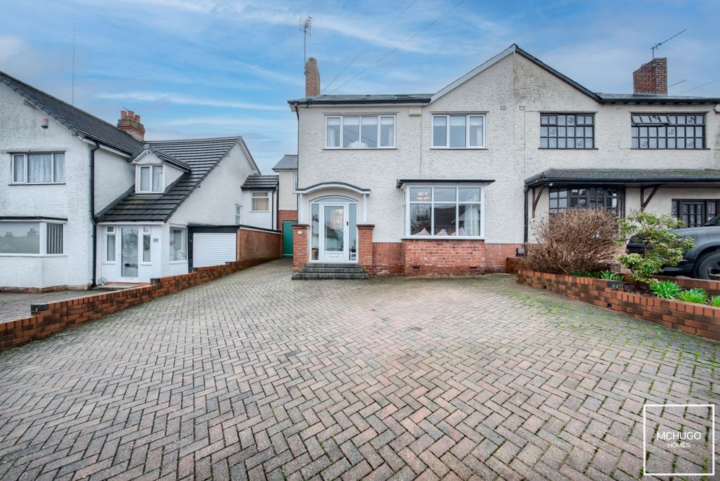 Property photo 1 of 19 Xh2A1658-Hdr(3)-Edit