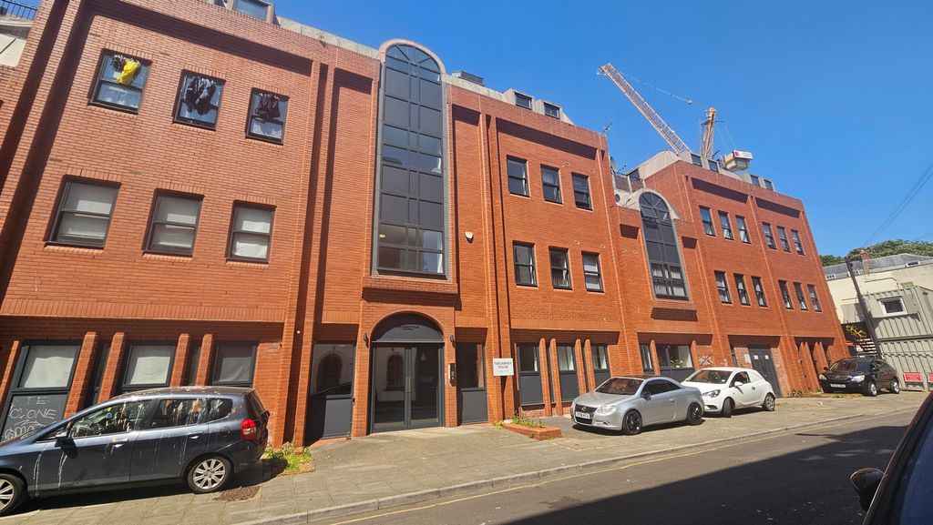 Property photo 1 of 5