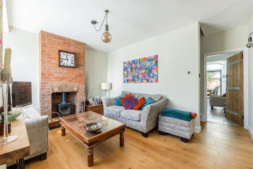 Property photo 2 of 15 37 Eastbrook Road-9.Jpg