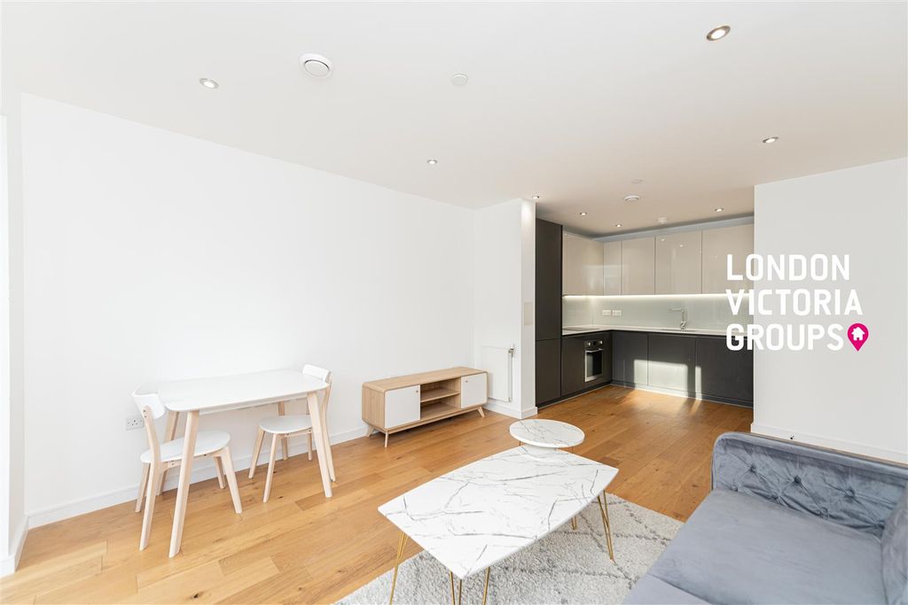 Property photo 3 of 14 1-4840.Jpg