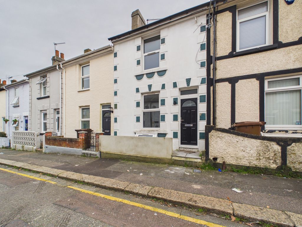 Property photo 1 of 9 Photo 10