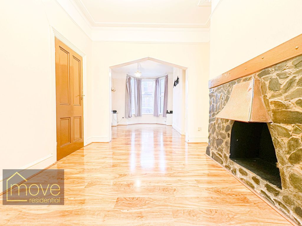 Property photo 2 of 16 Photo 6