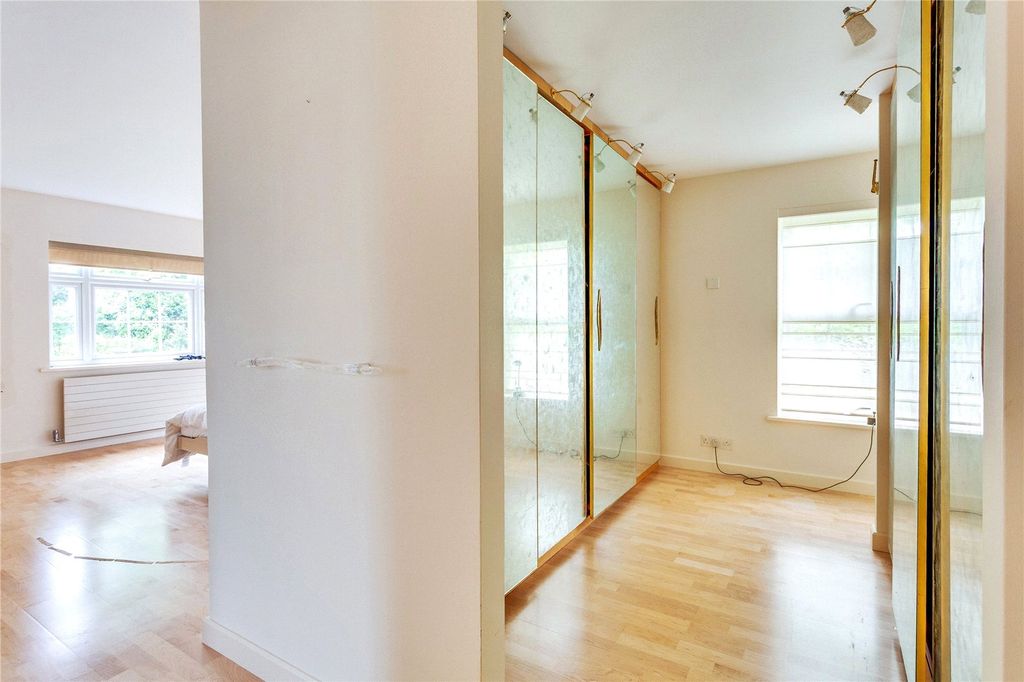 Additional image 11 of 1 bed flat for salePhyllis Court Drive, Henley-On-Thames, Oxfordshire RG9