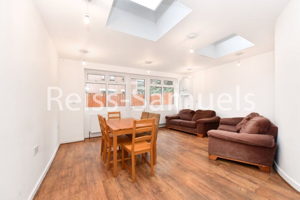 Property photo 1 of 31