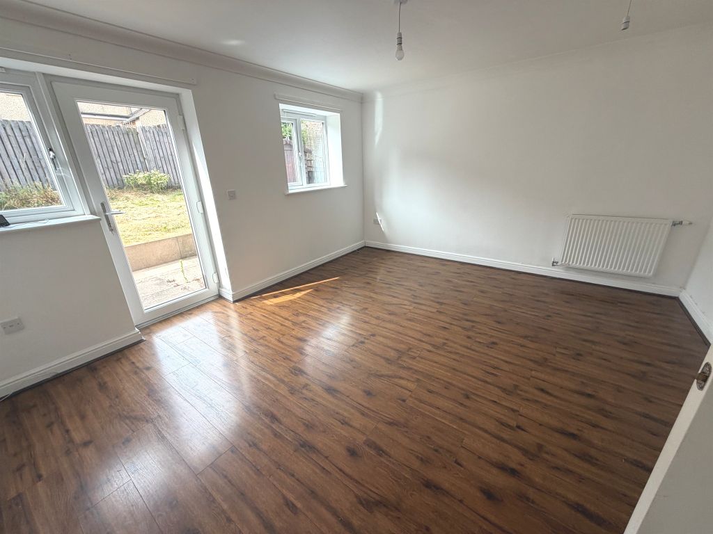 Property photo 2 of 3