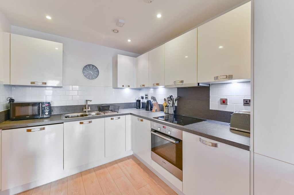 Property photo 3 of 17