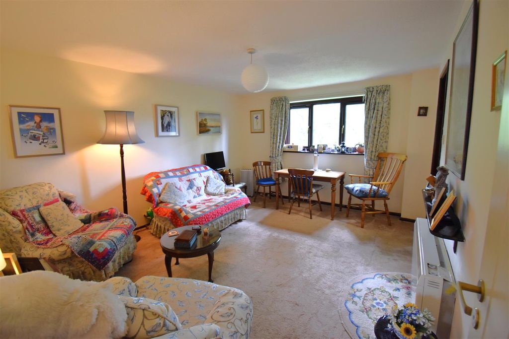 Property photo 3 of 11