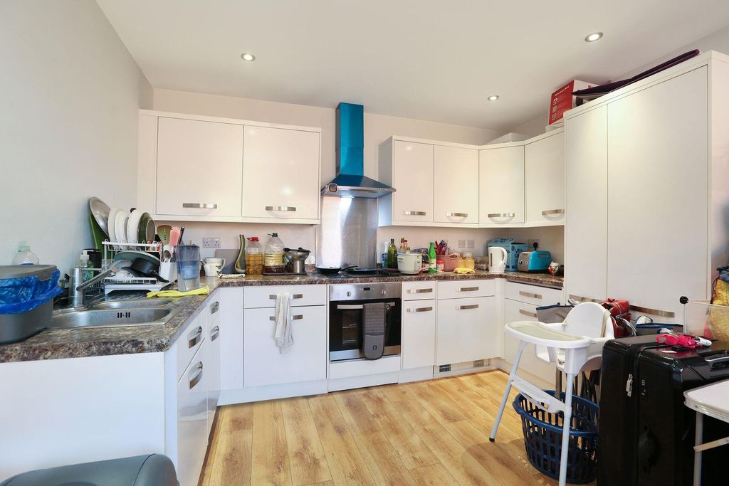 Property photo 3 of 11 Fox5Vd-A.Jpeg