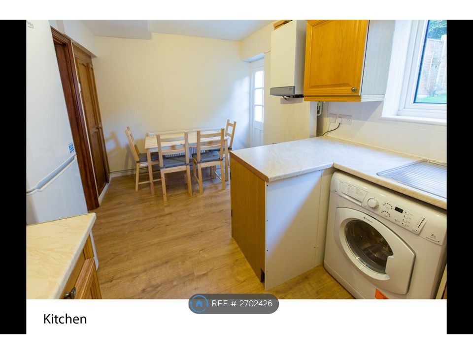 Property photo 3 of 5 Kitchen