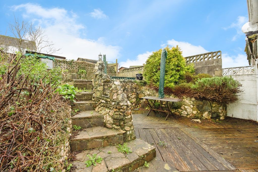 Property photo 3 of 14 Photo