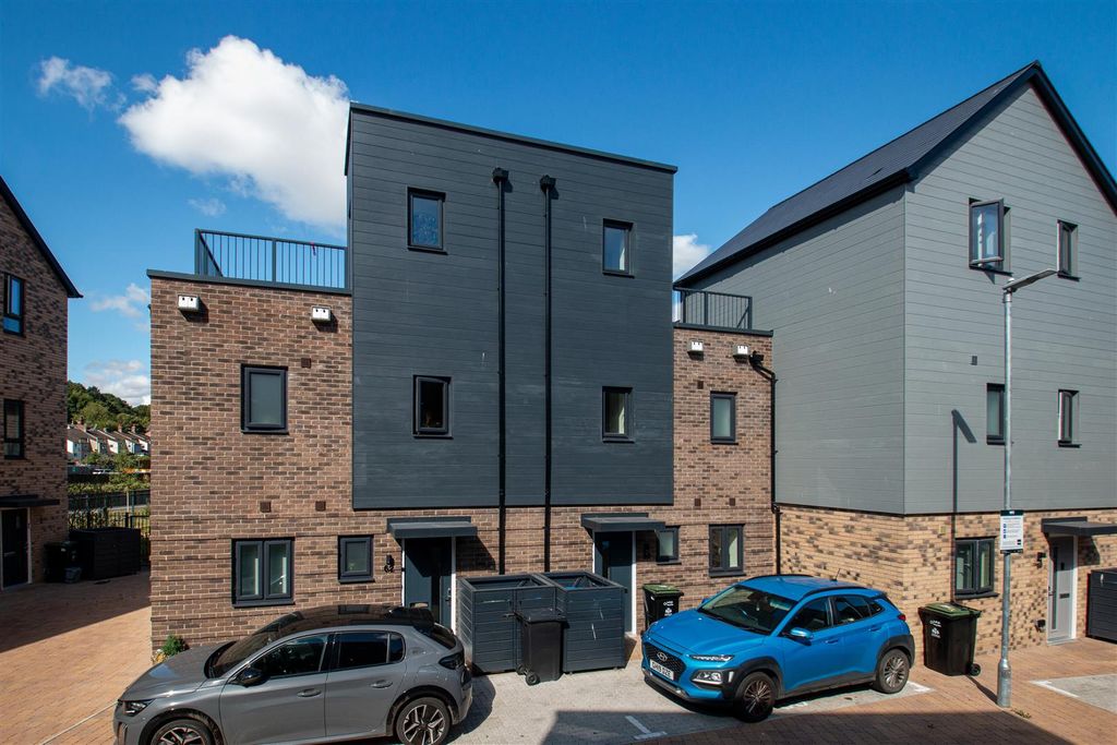 Property photo 1 of 14 44Vic_16.Jpg