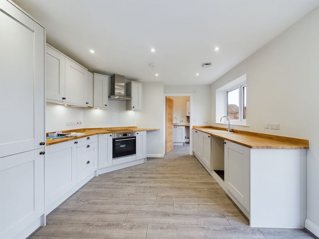 Property photo 2 of 23