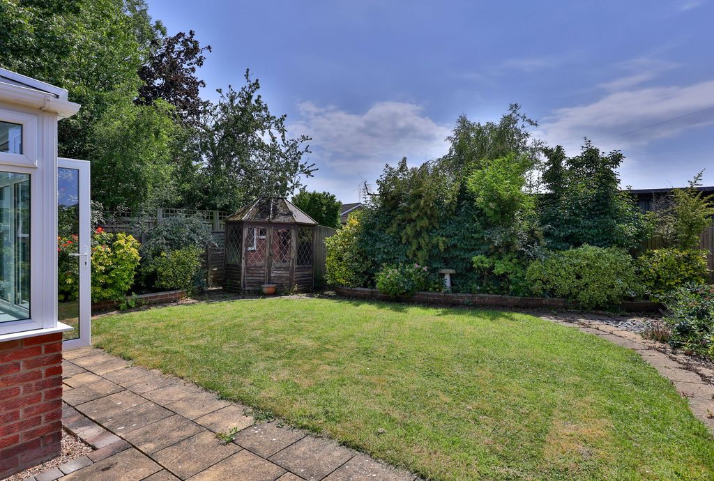 Property photo 2 of 25