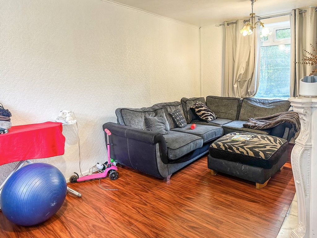 Property photo 3 of 17