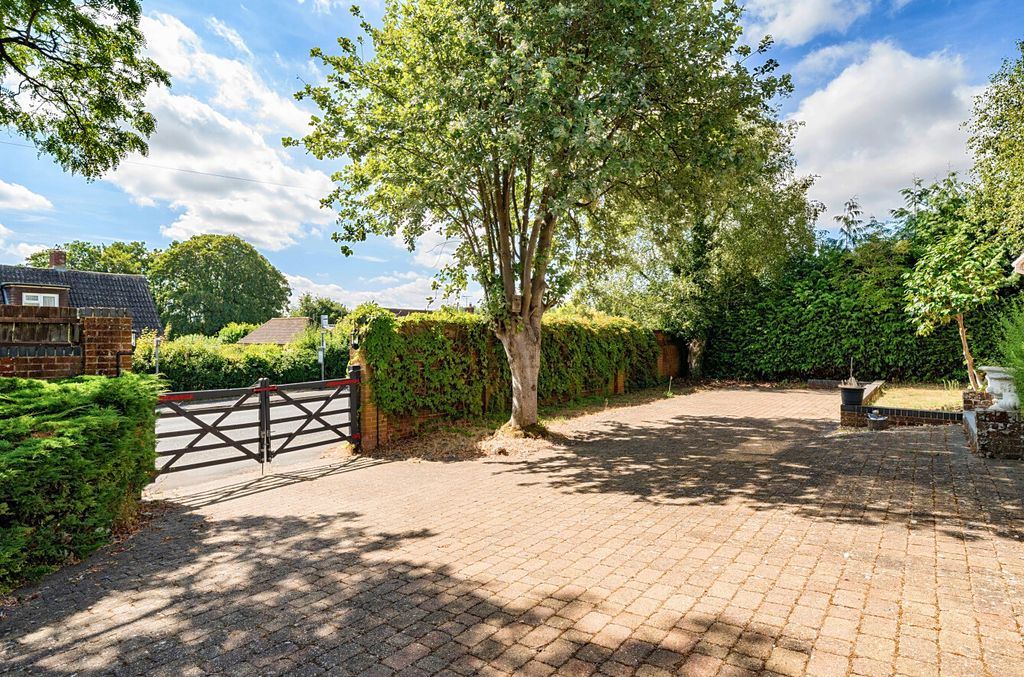 Property photo 2 of 23 5-6A79c9266d41E-1...