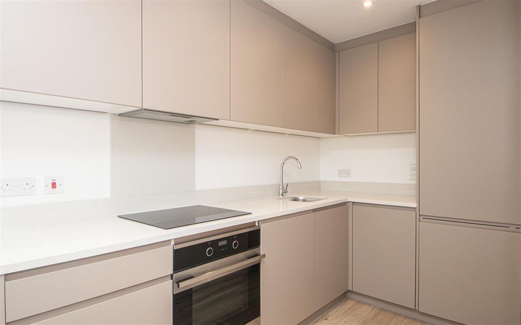 Property photo 3 of 17 206Statio_1.Jpg