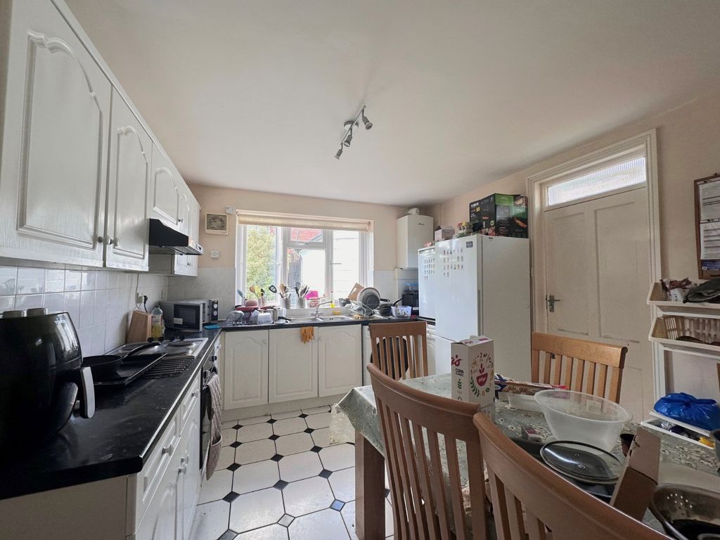 Property photo 3 of 11 Picture No. 02