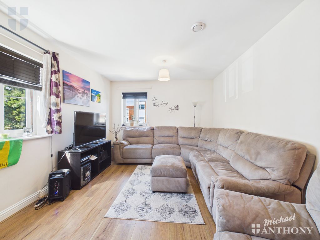 Property photo 2 of 6 Cam03218G0-Pr1137-Still006