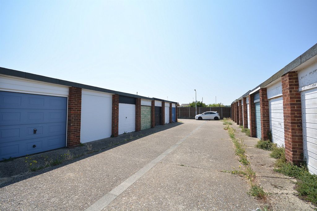 Property photo 3 of 3
