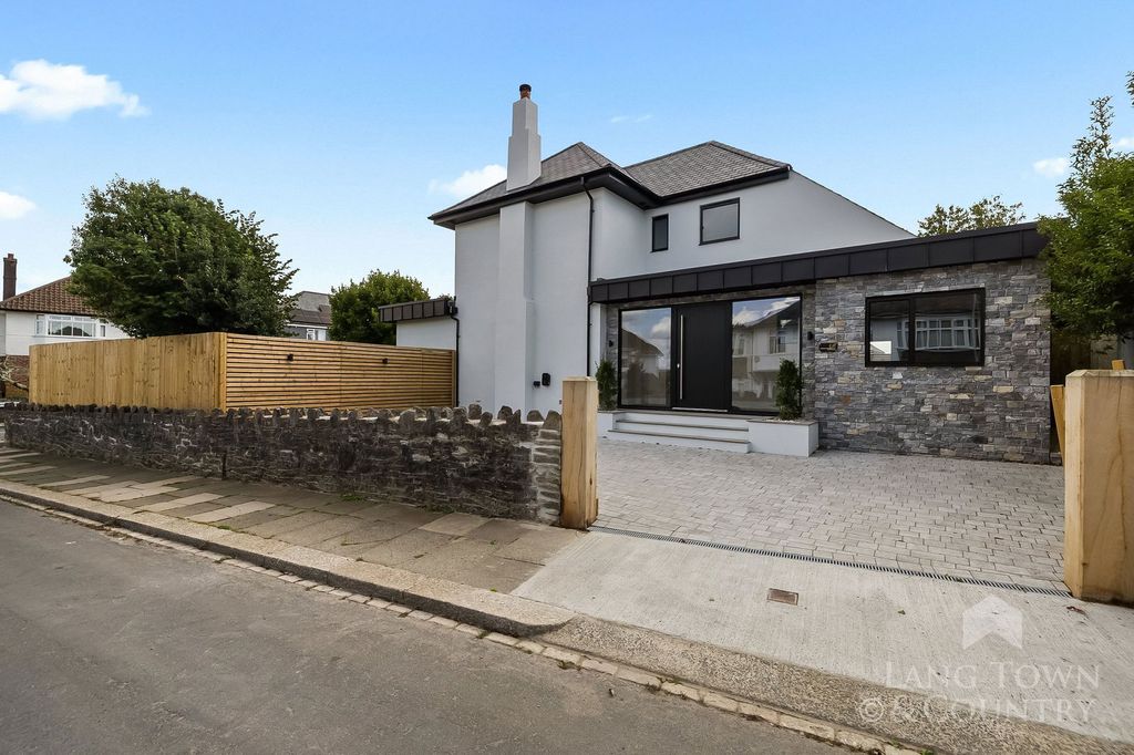 Property photo 1 of 27