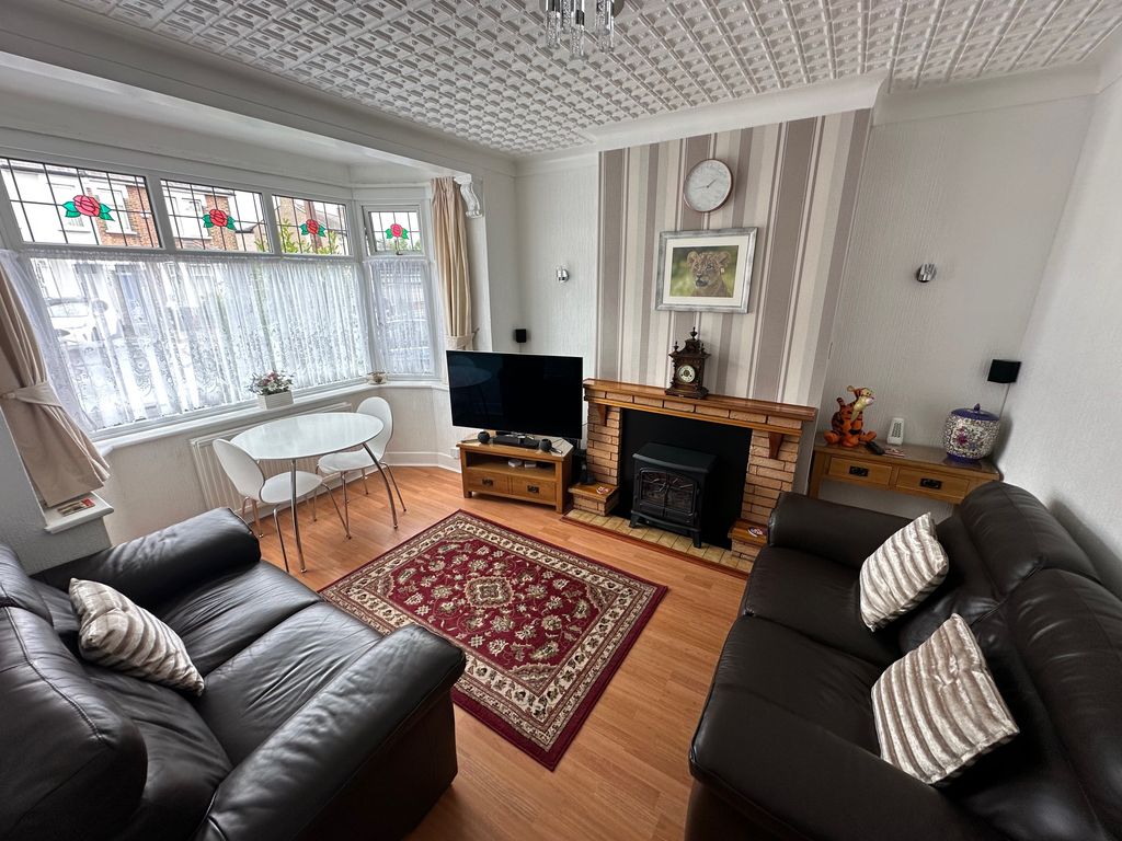 Property photo 2 of 14
