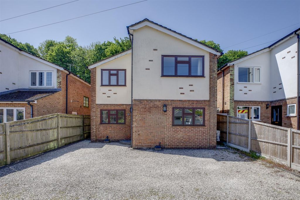 Property photo 1 of 15 39 Eastern Dene, Hp15 7Bs-16.Jpg