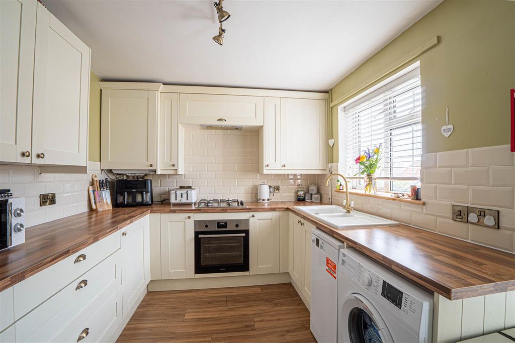 Property photo 2 of 18 Dsc09496-Hdr.Jpg