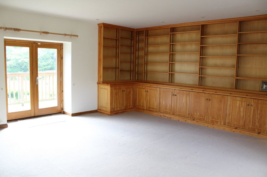 Property photo 3 of 14 Photo 3