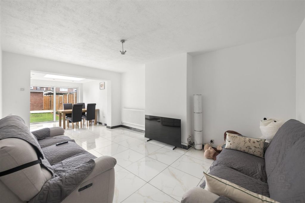 Property photo 2 of 16 1