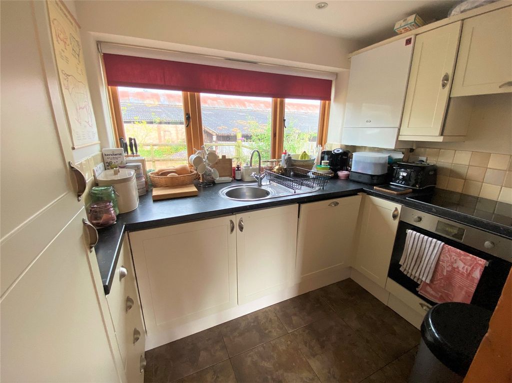 Property photo 2 of 10 Picture No. 01