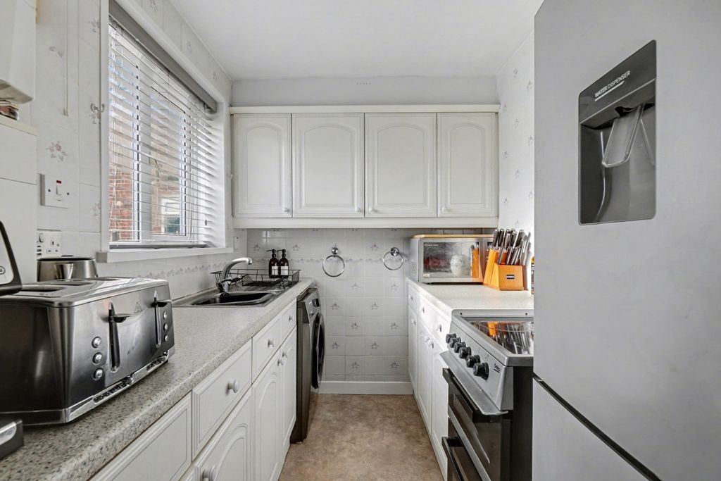 Property photo 3 of 7 4568788