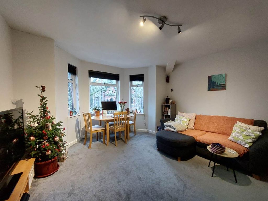 Property photo 1 of 7 Lounge