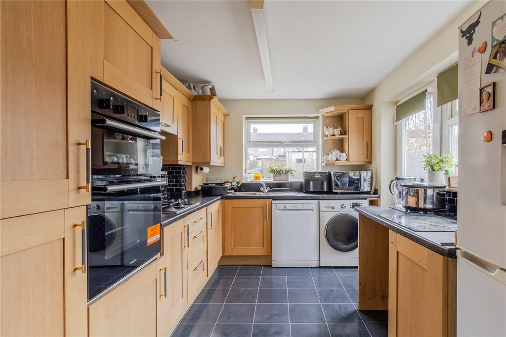 Property photo 3 of 15 Picture No. 17