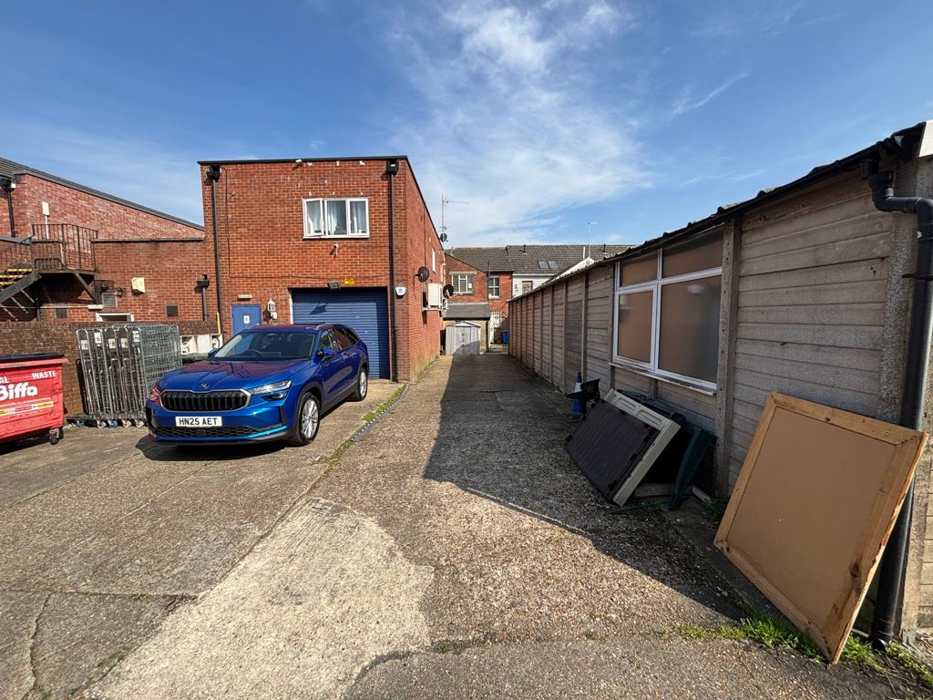 Property photo 3 of 8 Photo 2