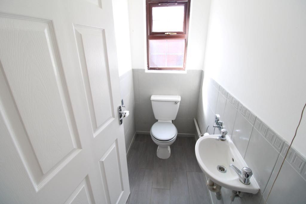 Property photo 3 of 14 WC
