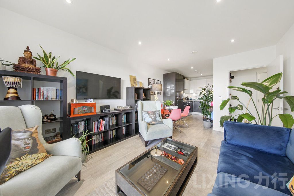 Property photo 2 of 11