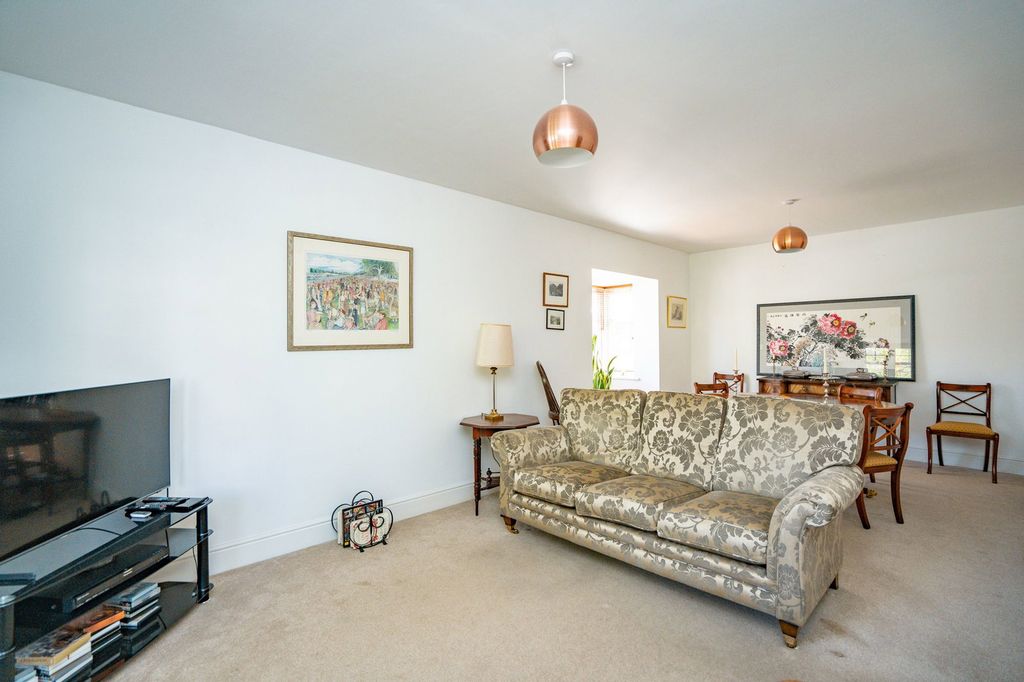 Property photo 3 of 26