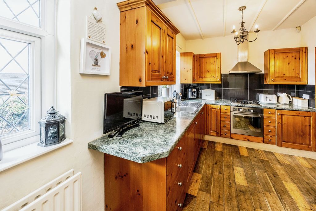 Property photo 2 of 14 Kitchen
