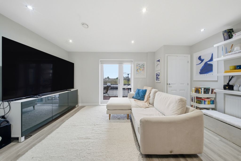 Property photo 3 of 16 5056533